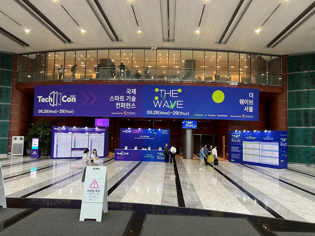 Joshua Koo, founder and lead of ALPHAG3N, speaks at TheWaveSeoul conference at COEX in Seoul, Korea photo 6